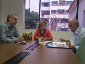 Presidente do Cremepe, Sílvio Rodrigues e representantes da SBP, Analíria Pimentel e João Régis | Foto: Priscilla Fernandes